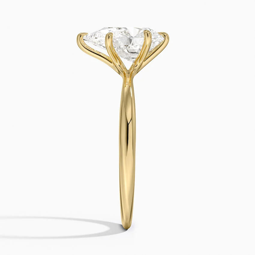 Каблучка з діамантом солітер Freesia Pear Cut