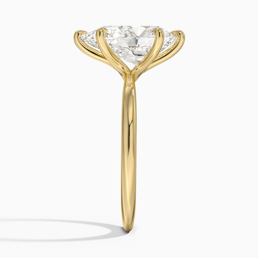 Каблучка з діамантом солітер Freesia Pear Cut
