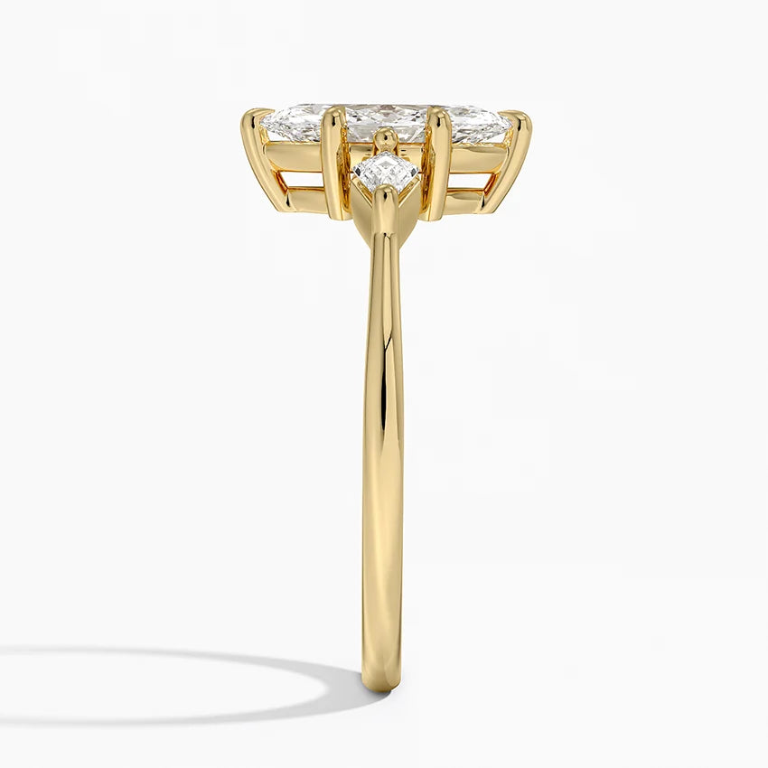 Cometa Three Stone Diamond Ring