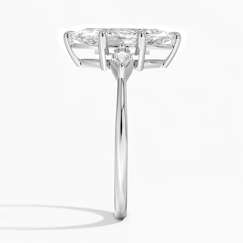 Cometa Three Stone Diamond Ring