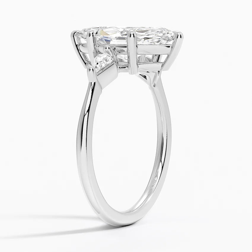 Cometa Three Stone Diamond Ring