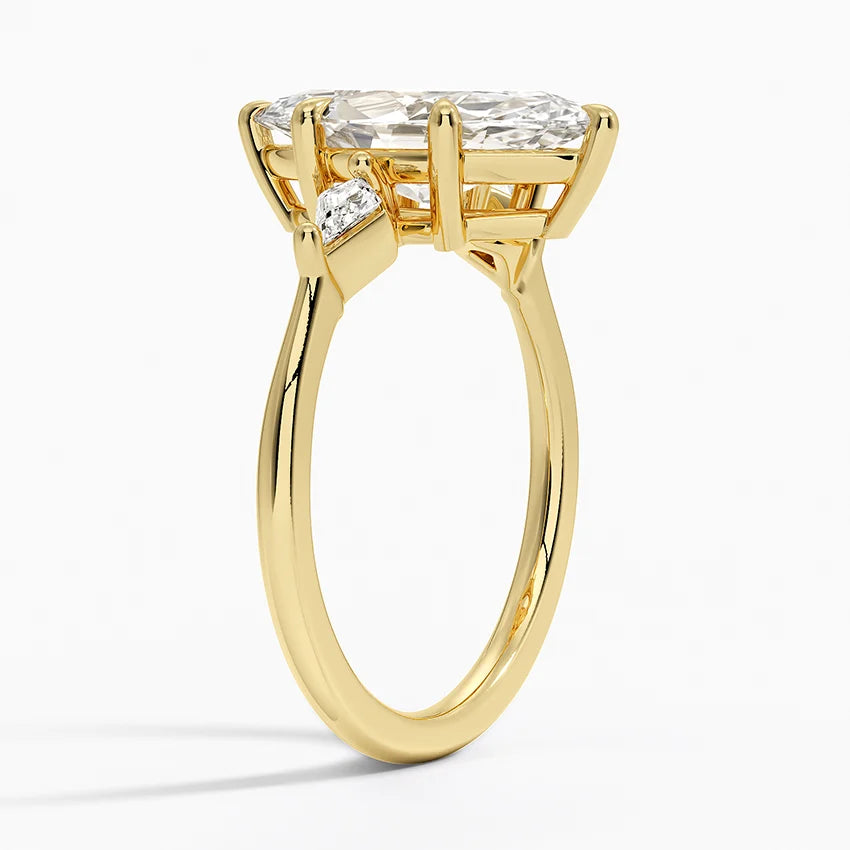 Cometa Three Stone Diamond Ring