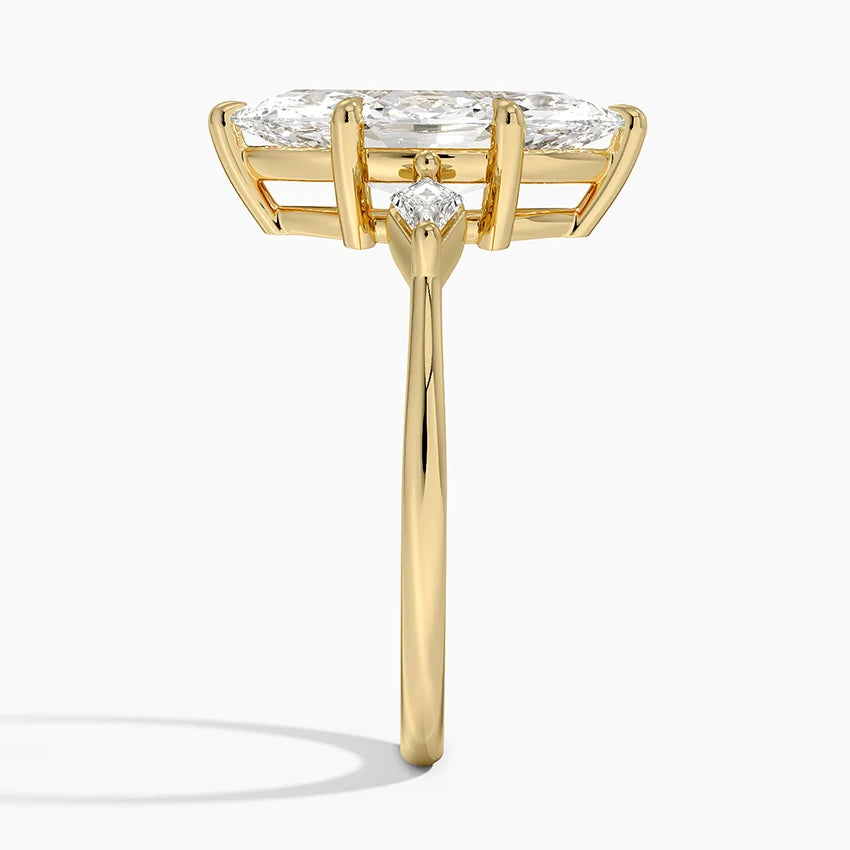 Cometa Three Stone Diamond Ring