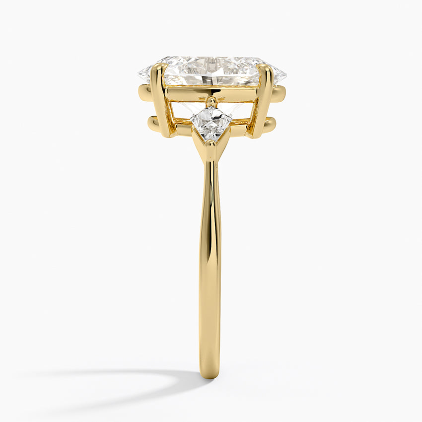 Luxe Cometa Three Stone Diamond Ring