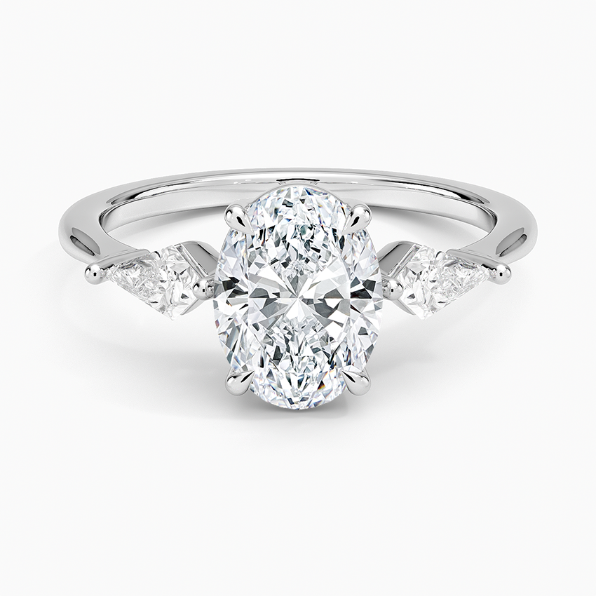 Luxe Cometa Three Stone Diamond Ring