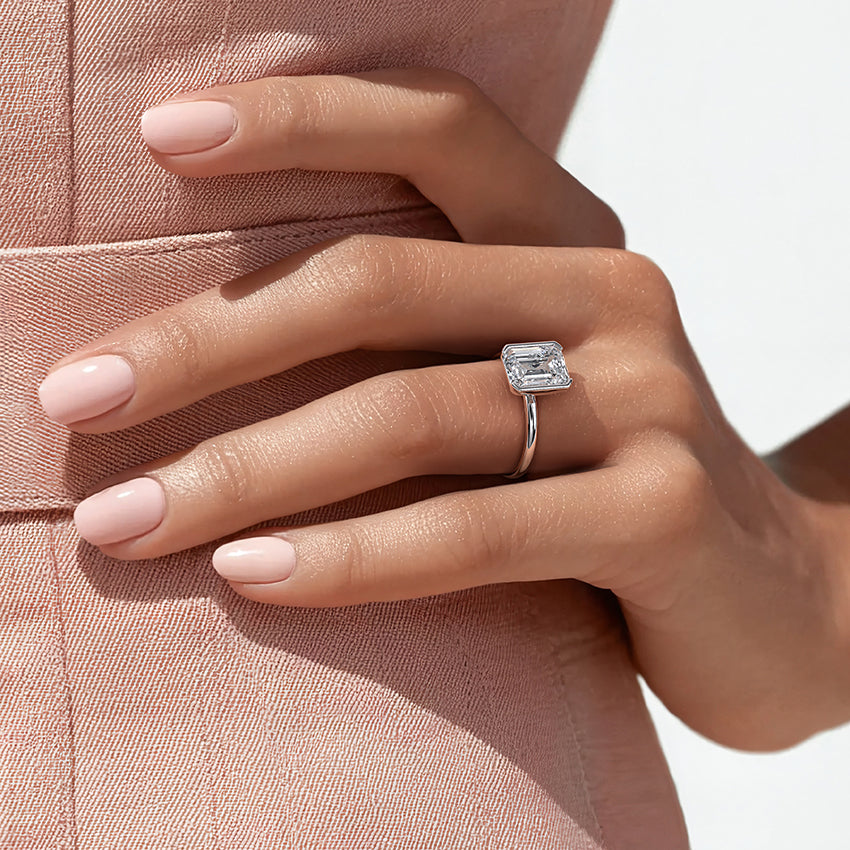 Каблучка з діамантом солітер Annika Semi-Bezel Radiant Cut