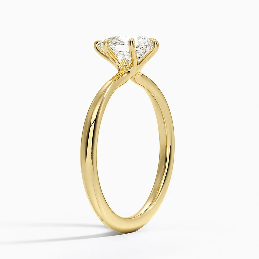 Каблучка з діамантом солітер Freesia Pear Cut