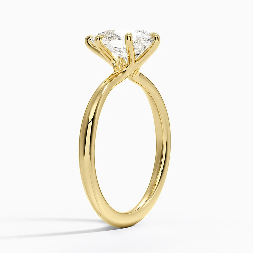 Каблучка з діамантом солітер Freesia Pear Cut