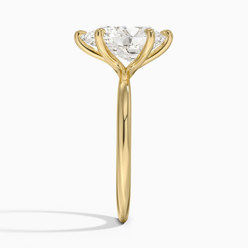 Каблучка з діамантом солітер Freesia Pear Cut