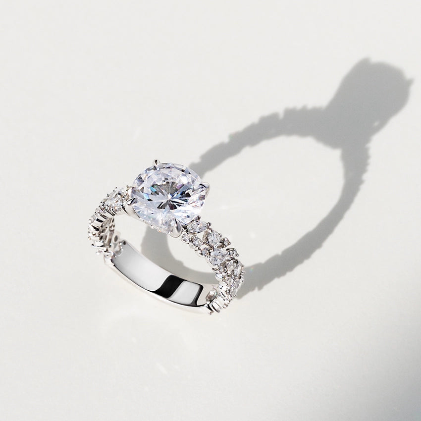 Glacé Diamond Ring