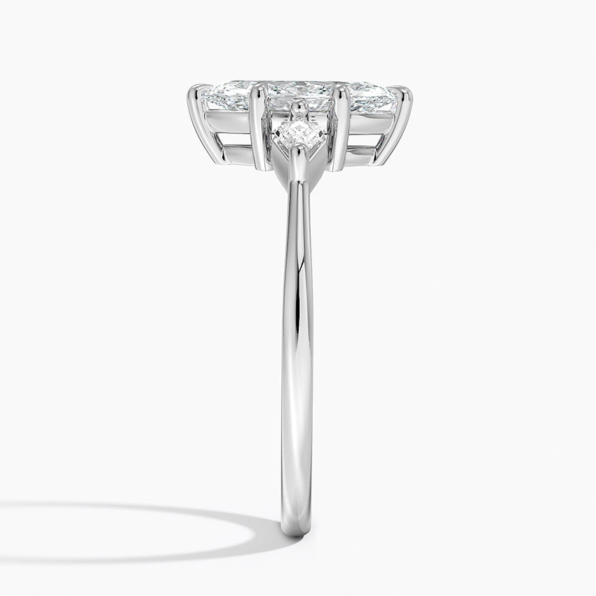 Cometa Three Stone Diamond Ring