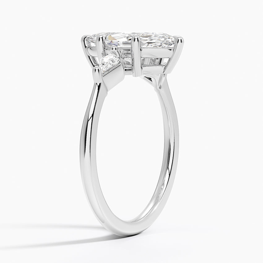 Cometa Three Stone Diamond Ring
