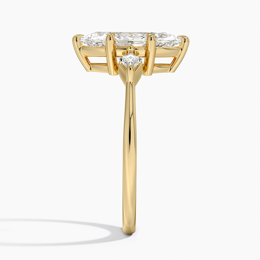 Cometa Three Stone Diamond Ring