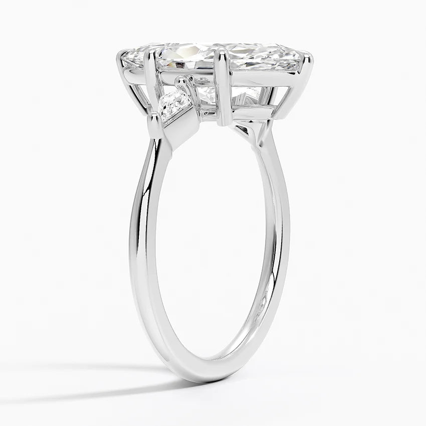 Cometa Three Stone Diamond Ring
