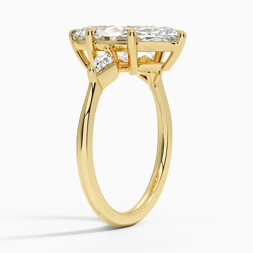 Cometa Three Stone Diamond Ring