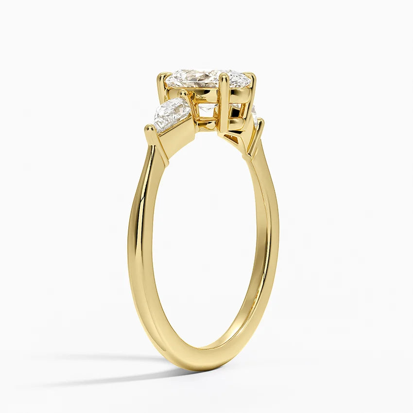 Luxe Cometa Three Stone Diamond Ring