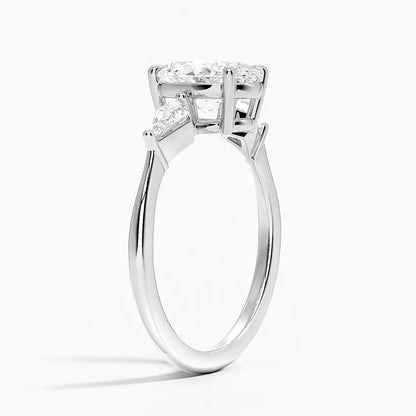 Luxe Cometa Three Stone Diamond Ring