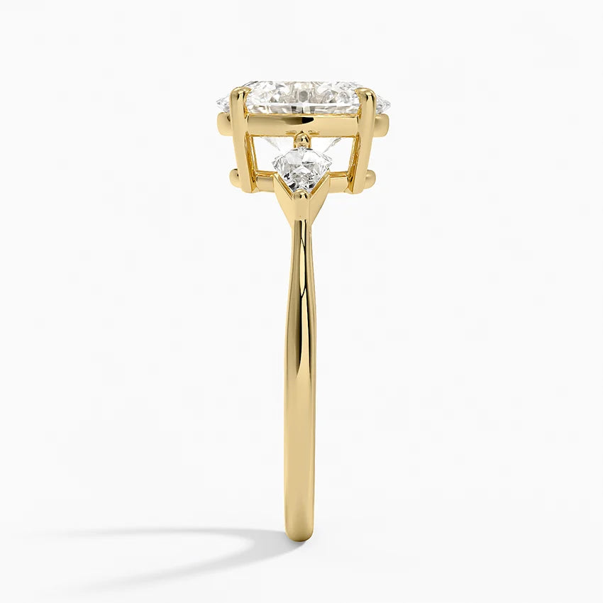 Luxe Cometa Three Stone Diamond Ring