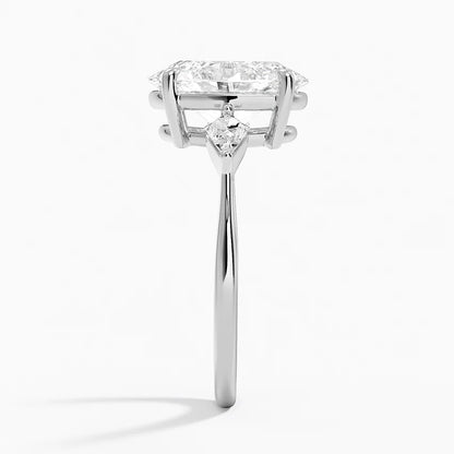 Luxe Cometa Three Stone Diamond Ring