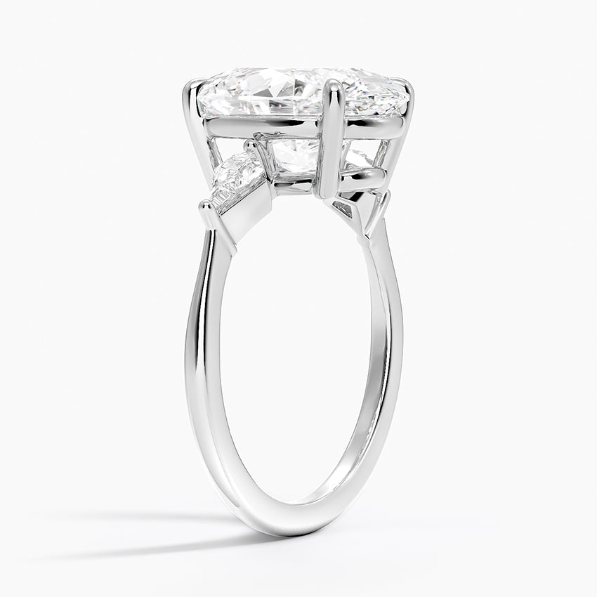 Luxe Cometa Three Stone Diamond Ring