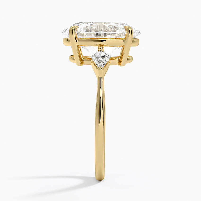 Luxe Cometa Three Stone Diamond Ring