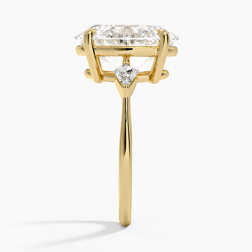 Luxe Cometa Three Stone Diamond Ring