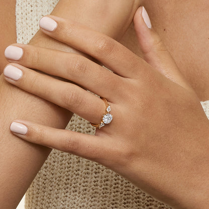 Luxe Cometa Three Stone Diamond Ring