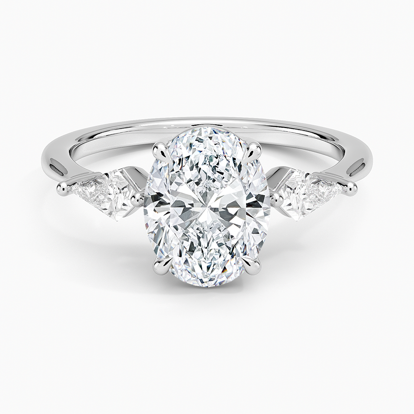 Luxe Cometa Three Stone Diamond Ring