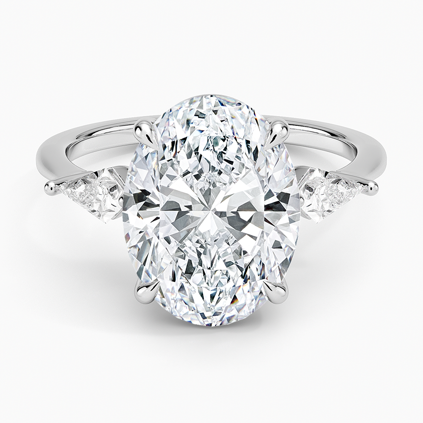 Luxe Cometa Three Stone Diamond Ring