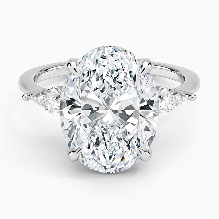 Luxe Cometa Three Stone Diamond Ring