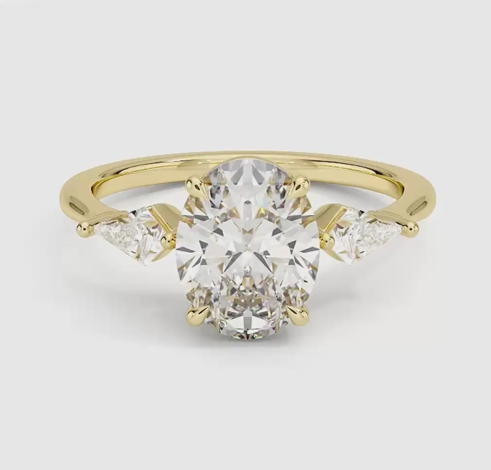 Luxe Cometa Three Stone Diamond Ring