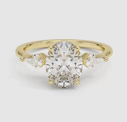 Luxe Cometa Three Stone Diamond Ring
