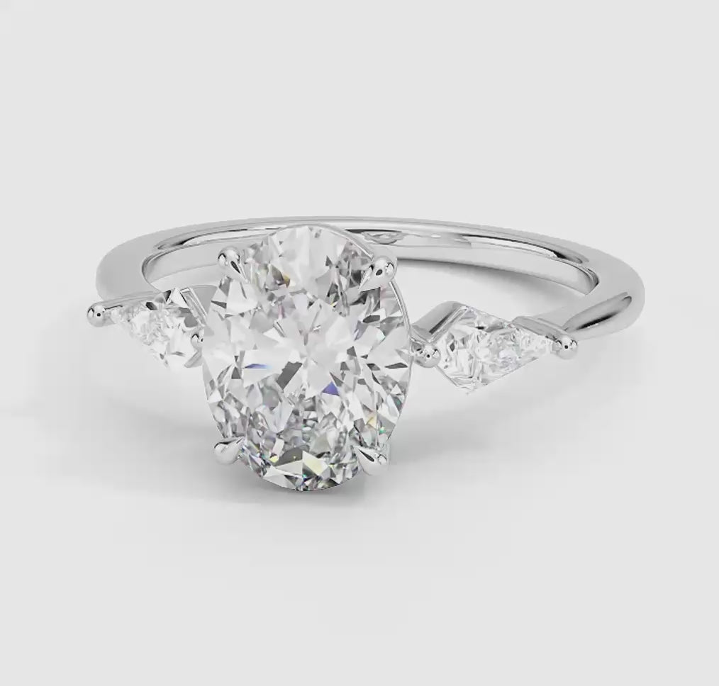 Luxe Cometa Three Stone Diamond Ring